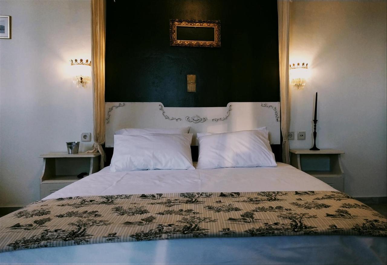 Fiera Guesthouse แอร์มูโปลี ภายนอก รูปภาพ