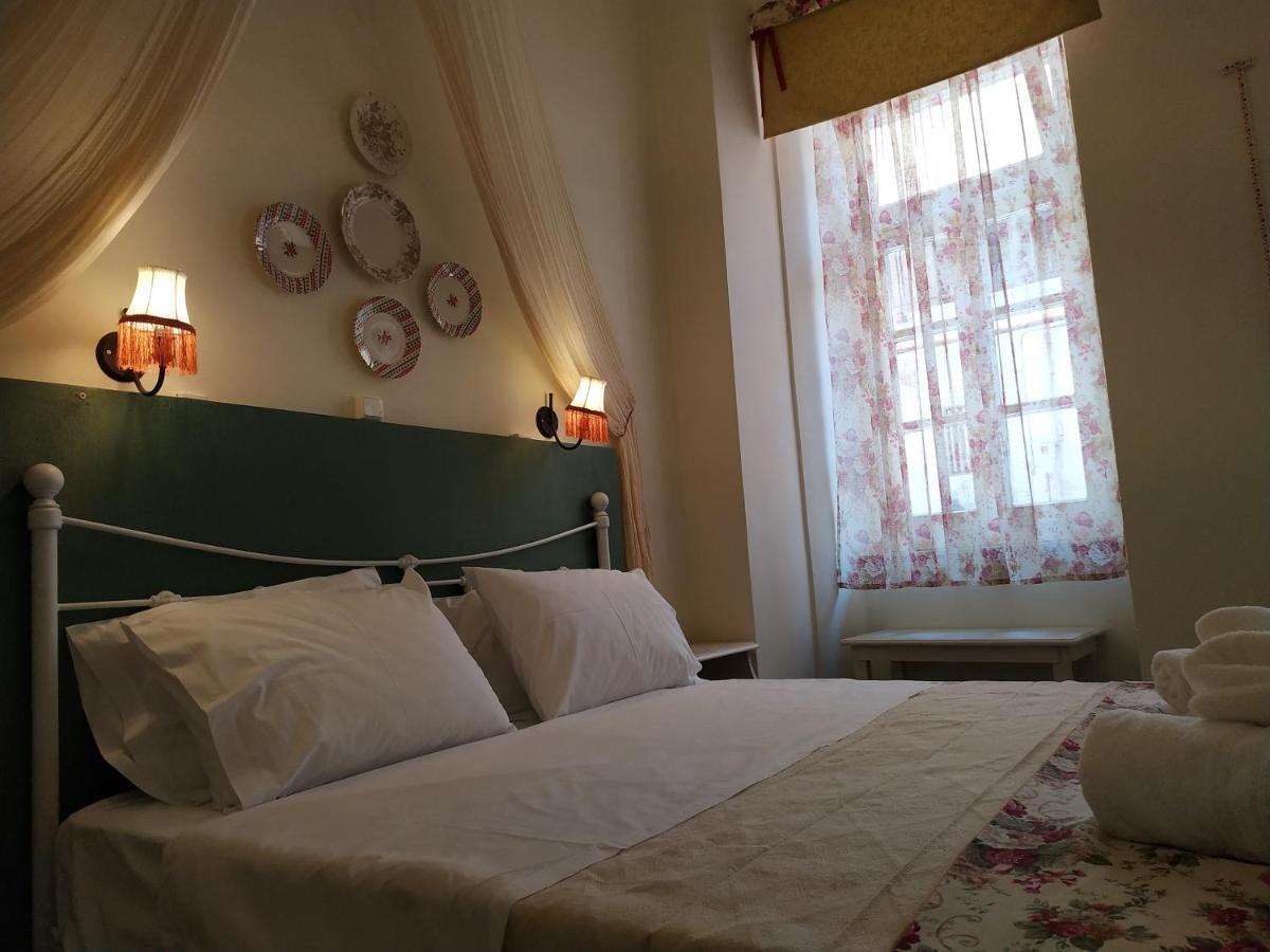 Fiera Guesthouse แอร์มูโปลี ภายนอก รูปภาพ