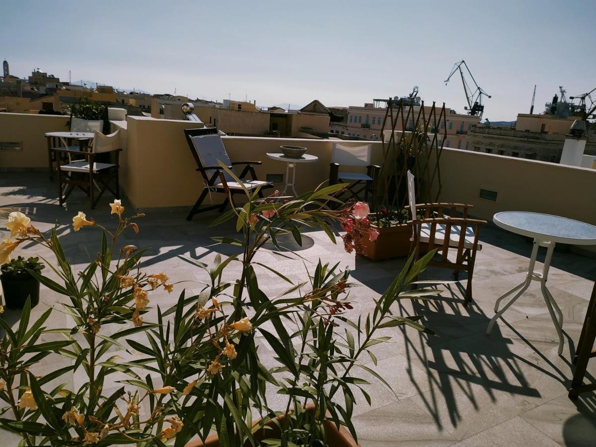 Fiera Guesthouse แอร์มูโปลี ภายนอก รูปภาพ