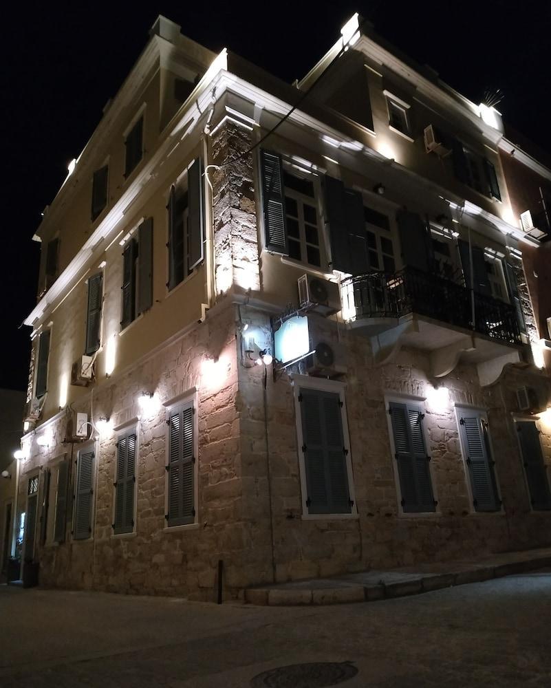 Fiera Guesthouse แอร์มูโปลี ภายนอก รูปภาพ