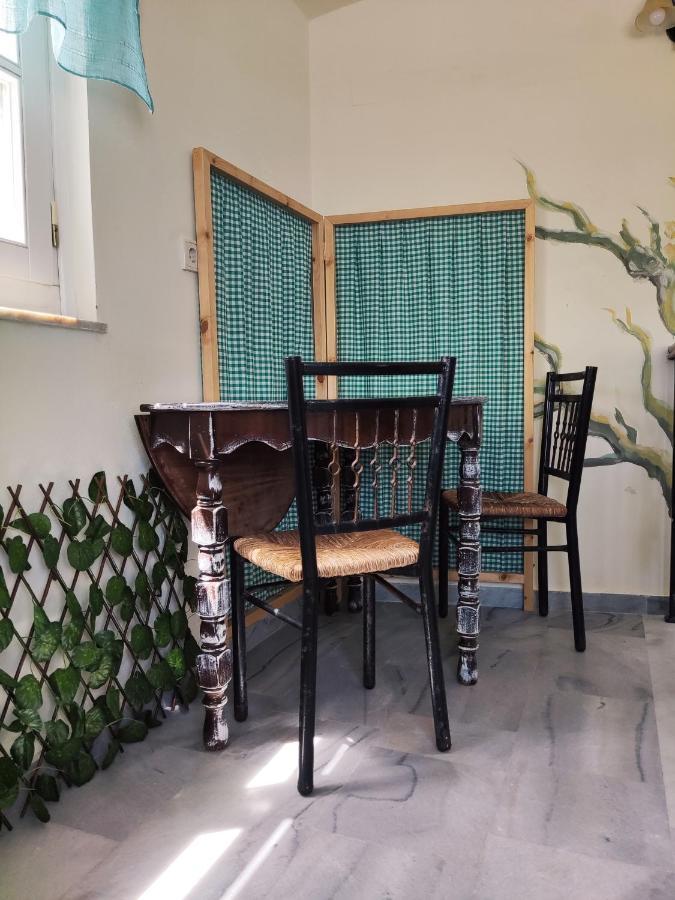 Fiera Guesthouse แอร์มูโปลี ภายนอก รูปภาพ