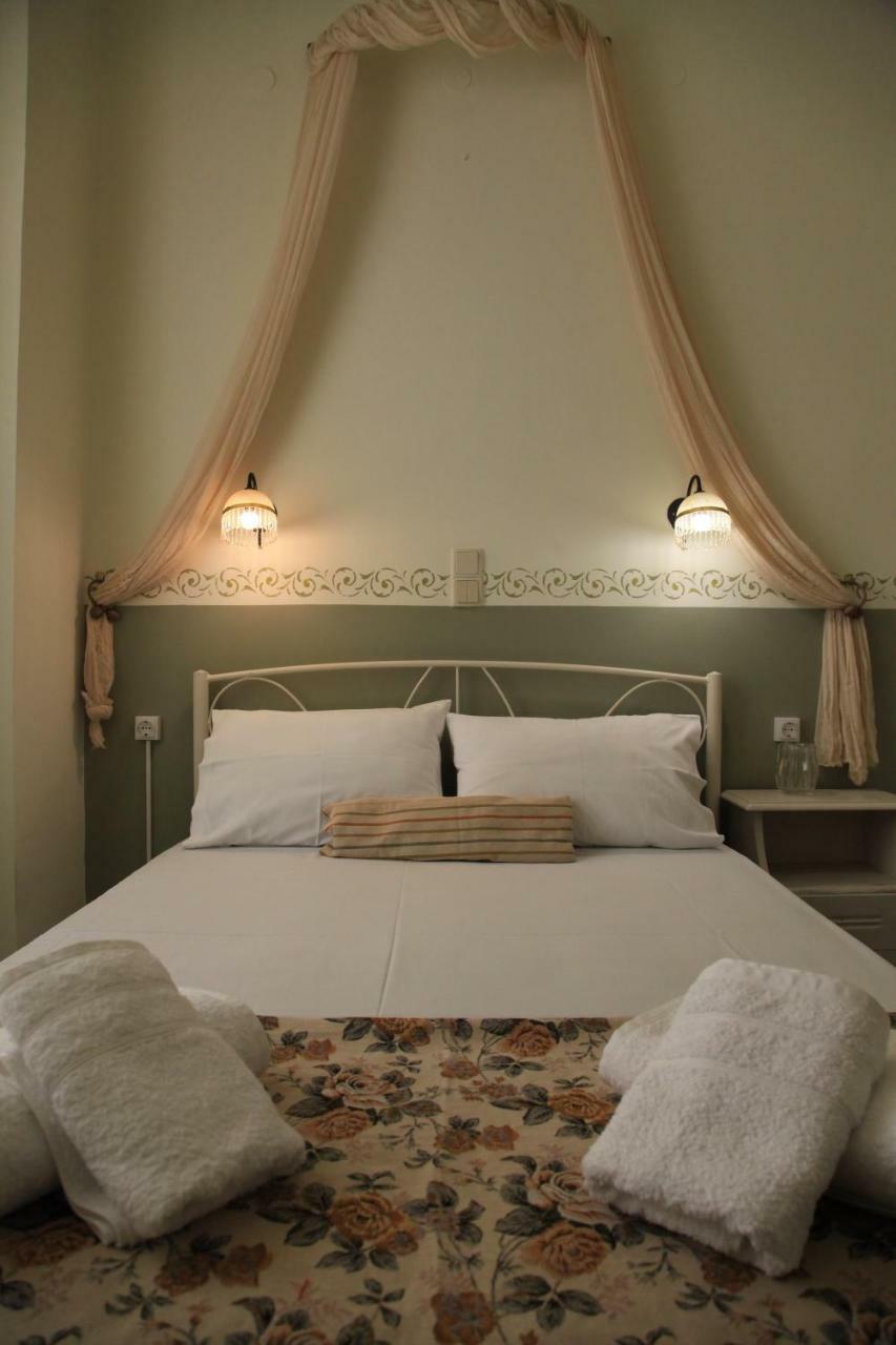 Fiera Guesthouse แอร์มูโปลี ภายนอก รูปภาพ