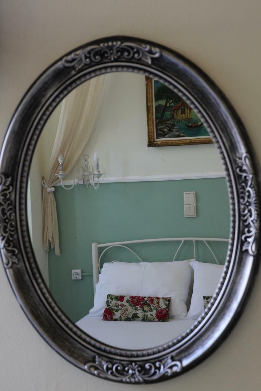 Fiera Guesthouse แอร์มูโปลี ภายนอก รูปภาพ