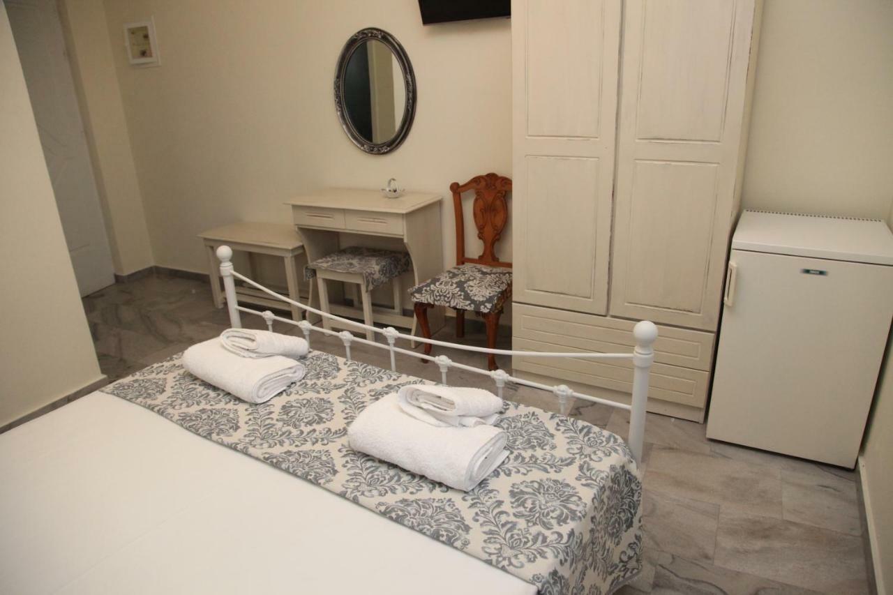 Fiera Guesthouse แอร์มูโปลี ภายนอก รูปภาพ