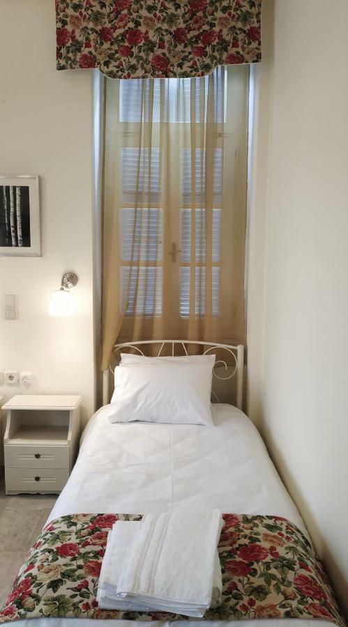Fiera Guesthouse แอร์มูโปลี ภายนอก รูปภาพ