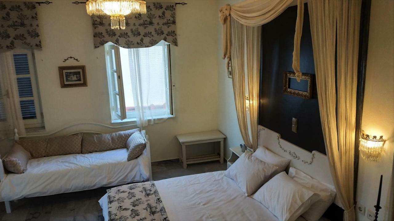 Fiera Guesthouse แอร์มูโปลี ภายนอก รูปภาพ