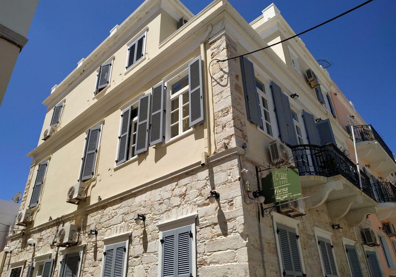 Fiera Guesthouse แอร์มูโปลี ภายนอก รูปภาพ
