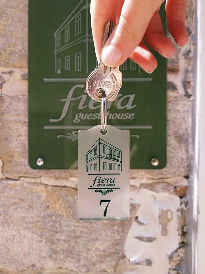 Fiera Guesthouse แอร์มูโปลี ภายนอก รูปภาพ