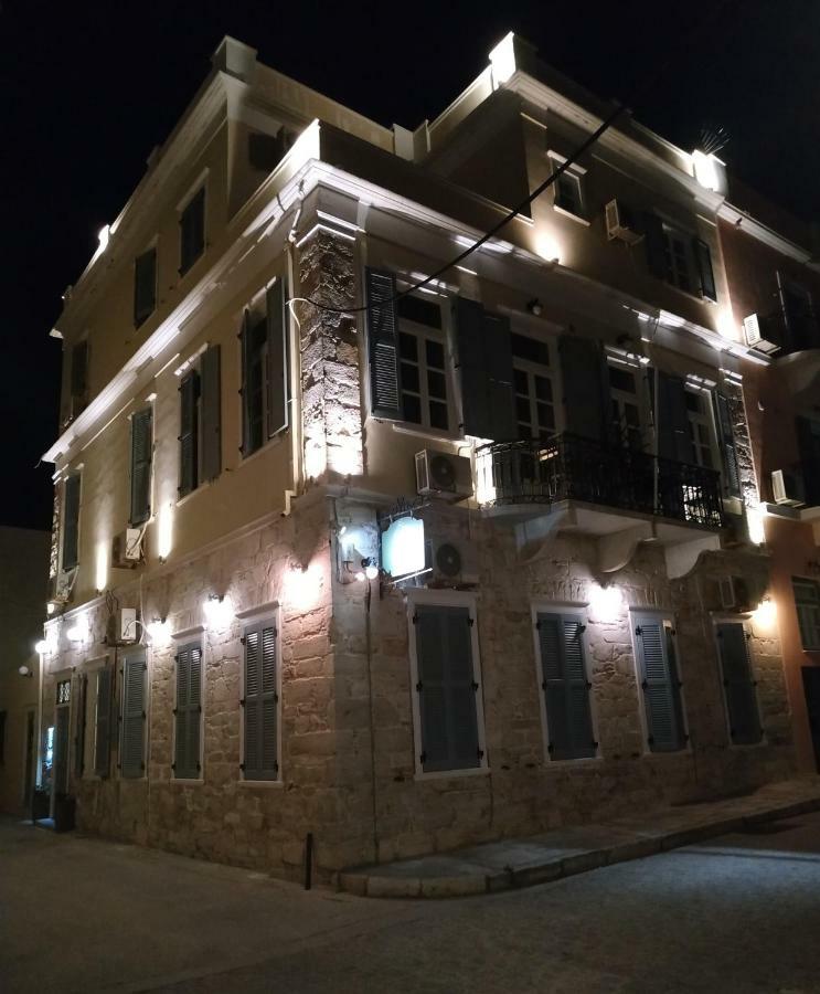 Fiera Guesthouse แอร์มูโปลี ภายนอก รูปภาพ