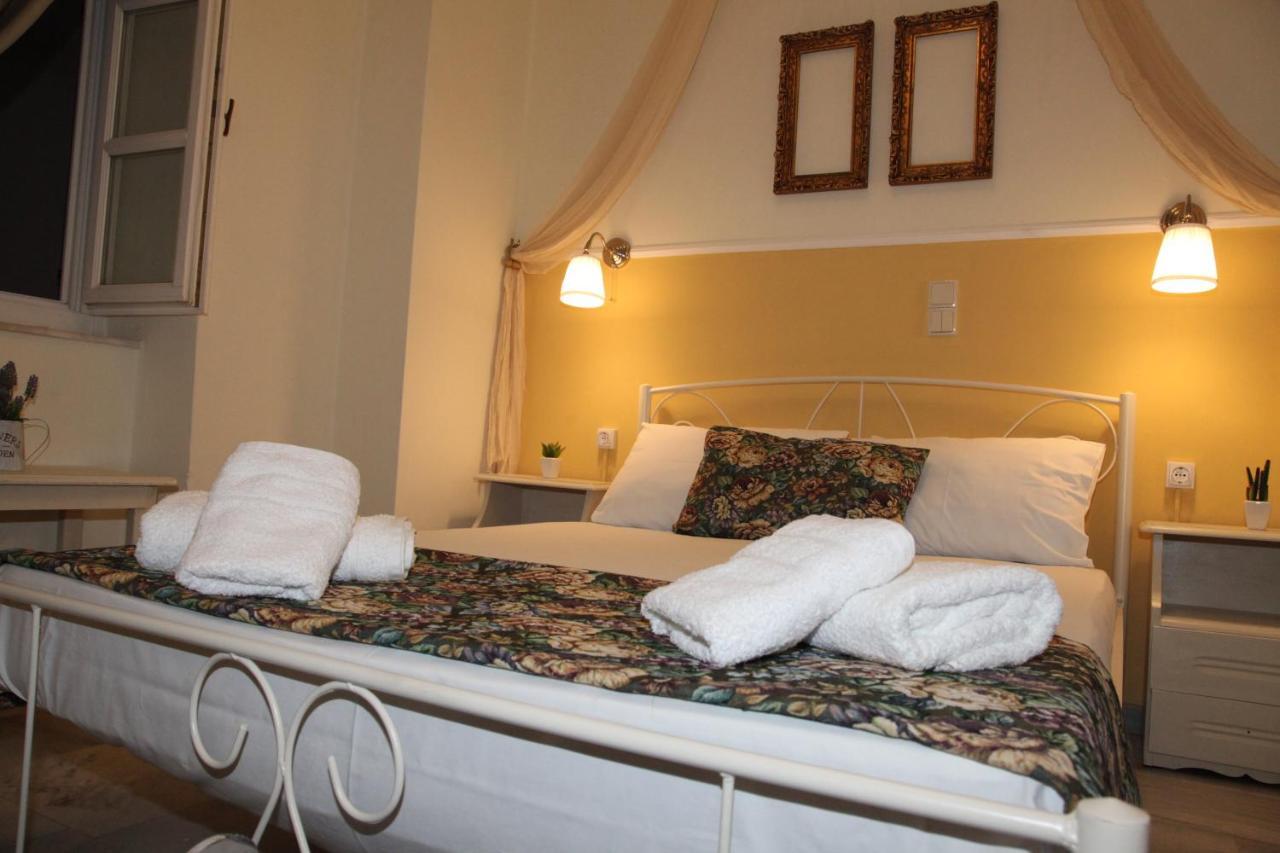Fiera Guesthouse แอร์มูโปลี ภายนอก รูปภาพ
