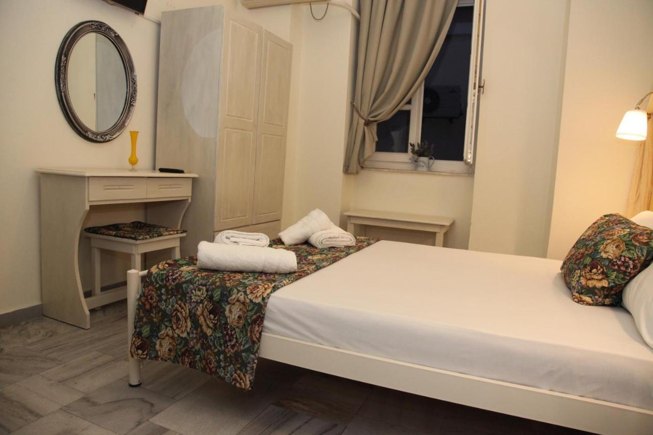 Fiera Guesthouse แอร์มูโปลี ภายนอก รูปภาพ